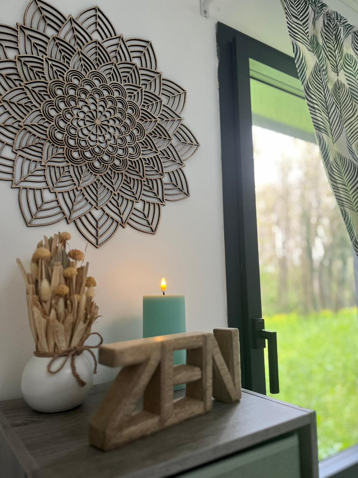 Lumiere naturelle pres de la fenetre du cabinet
